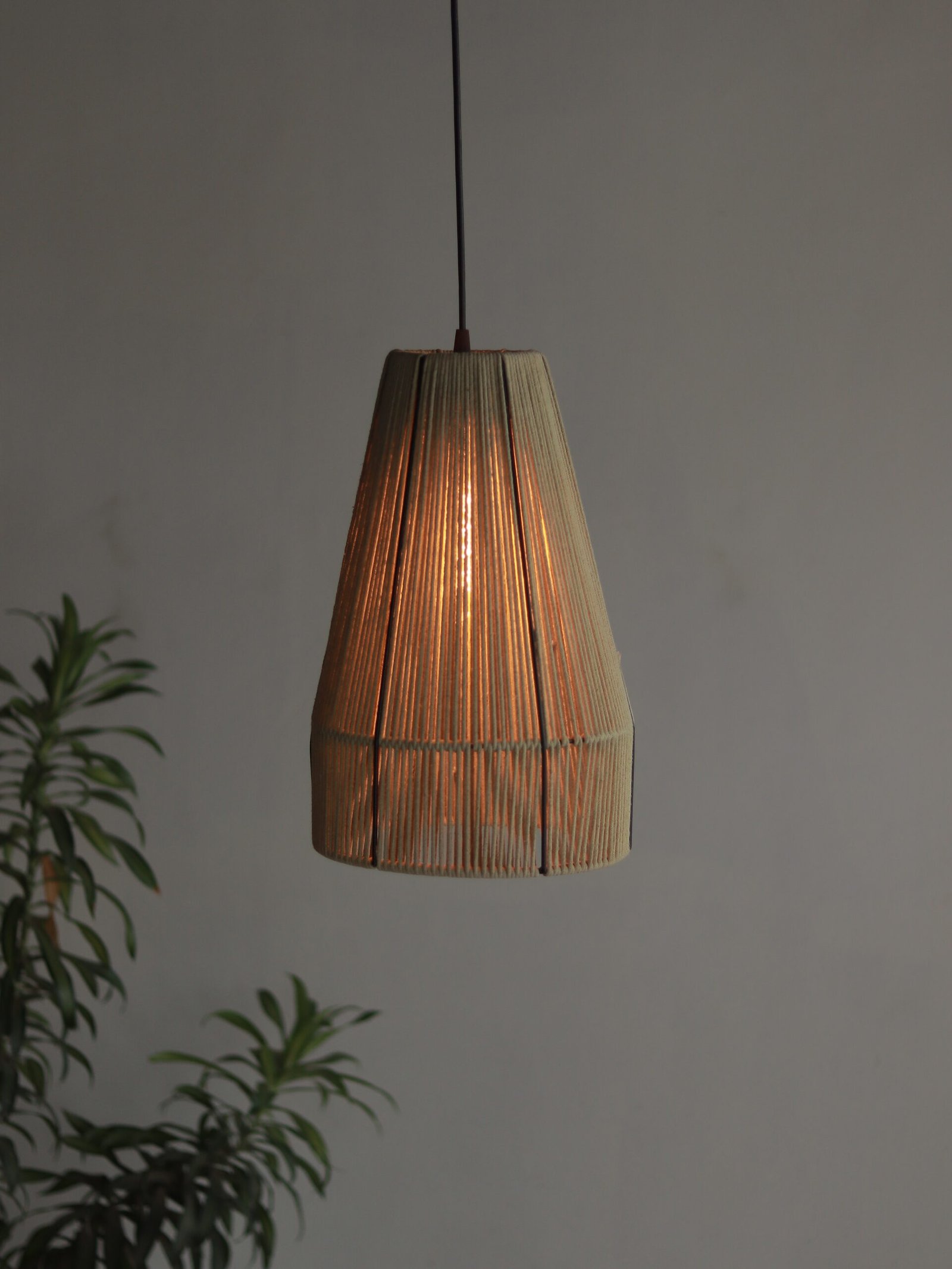 TULA – Cone Thread Pendant